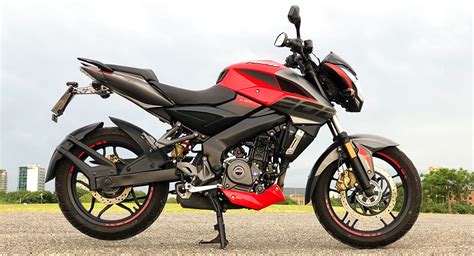 Rouser NS200 FI WITH ABS .